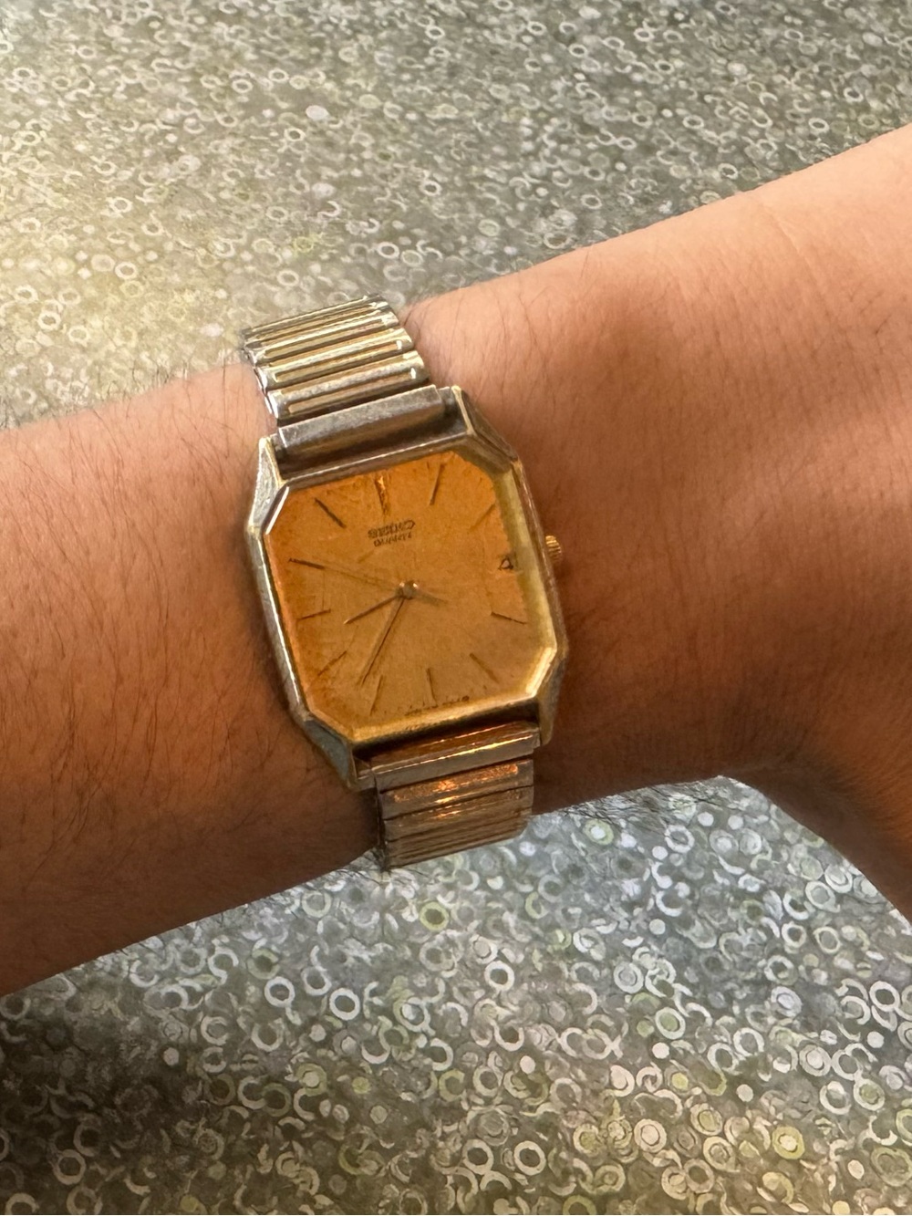 Seiko Vintage Gold & Silver Two-Tone Square Dial Watch - Picture 2 of 2